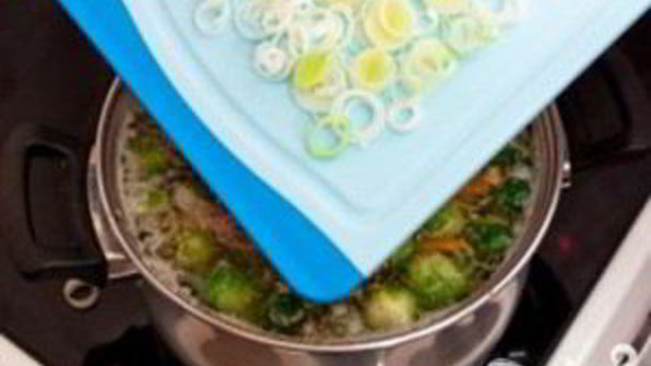 суп с перепелами, брюсельской капустой и картофелем