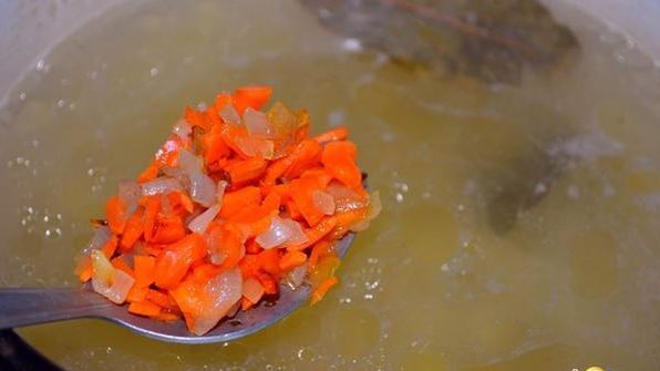 суп со свекольной ботвой