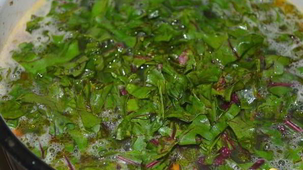 суп со свекольной ботвой