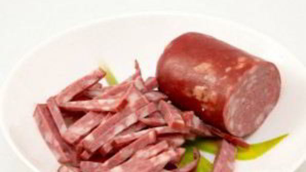 горячий сырный суп с колбасой