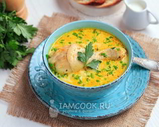 Сырный суп из плавленного сыра с курицей