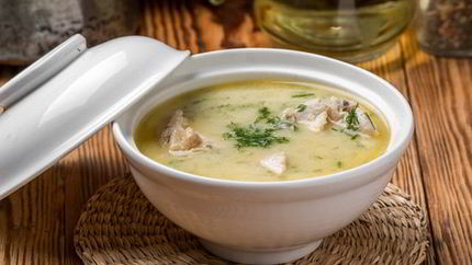 Сырный суп с курицей и зеленью