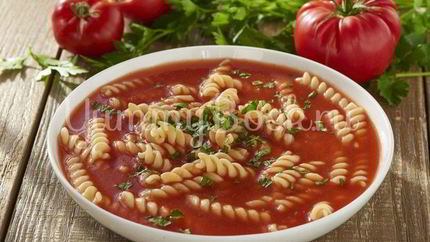 Томатный суп с макаронами