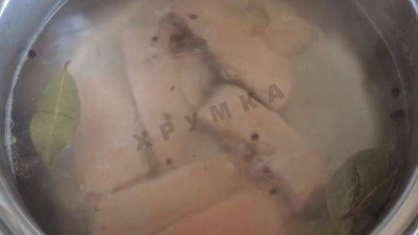 рыбный суп уха из красной рыбы