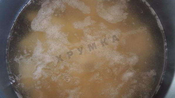 рыбный суп уха из красной рыбы