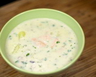 Уха со сливками из красной рыбы