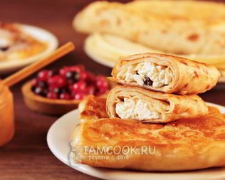 Блинчики с творогом и изюмом