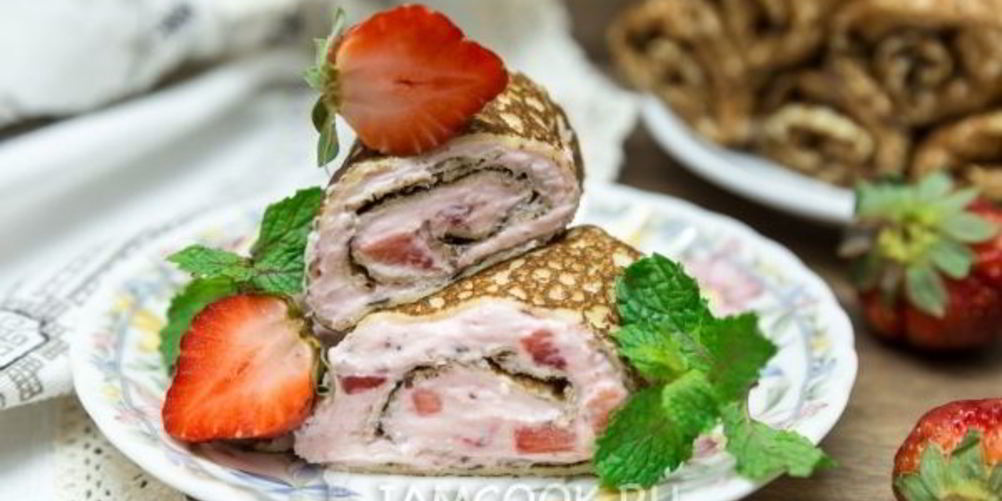 Рецепт блинчиков с творогом и клубникой