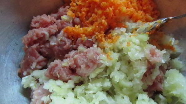 блины с мясом и морской капустой