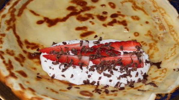 блины с творогом и ягодами