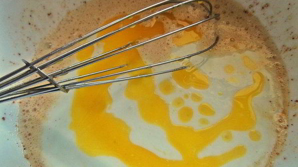 панкейки кефирные с медом, бананом и сливками