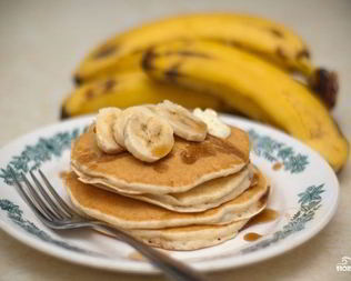 Панкейки с бананом