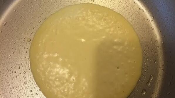 панкейки с черничным сиропом