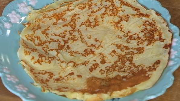 творожные блинчики с малиновым соусом