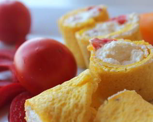 Яичные блинчики с творожной начинкой