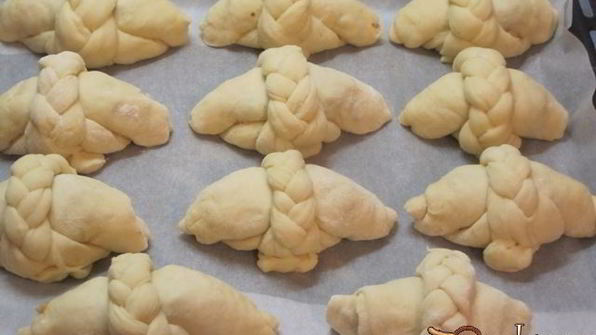 булочки с начинкой из чернослива и яблок