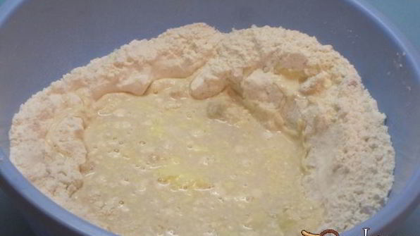 булочки с начинкой из чернослива и яблок