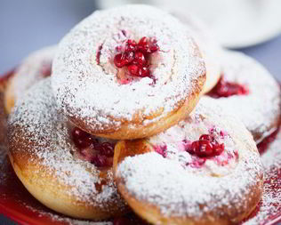 Карельские булочки с брусникой и ржаными хлопьями Nordic