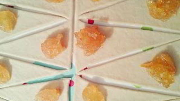 круассаны с апельсиновым и яблочным джемом