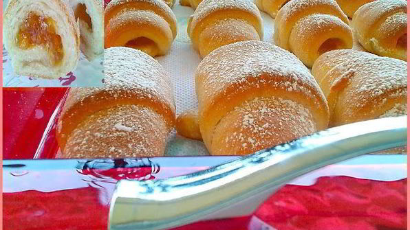 круассаны с апельсиновым и яблочным джемом