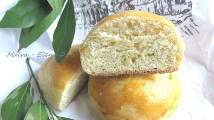 Нежные булочки с цедрой лимона и апельсина