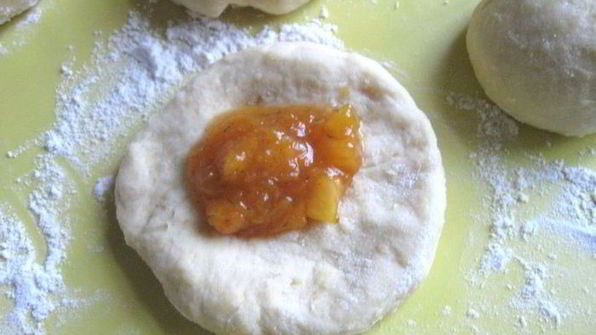 нежные булочки с цедрой лимона и апельсина