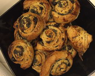 Булочки с изюмом