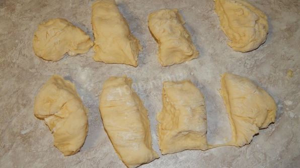 плюшки с корицей и сахаром