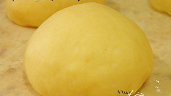 сдобные булочки с посыпкой