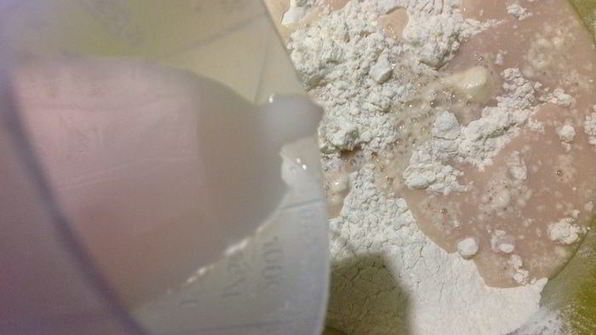 сырные булочки с базиликом на картофельно-дрожжевом тесте