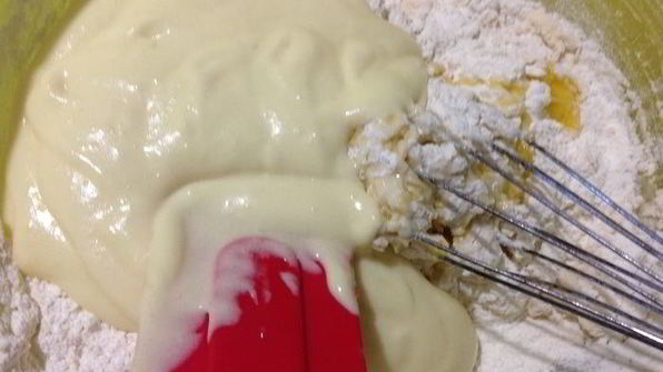 сырные булочки с базиликом на картофельно-дрожжевом тесте