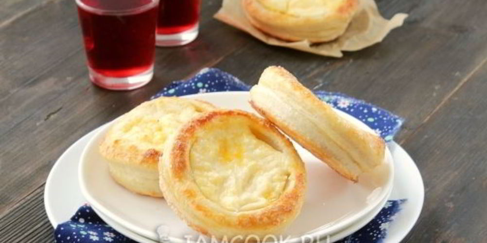 Рецепт ватрушек иза слоеного тест с творогома