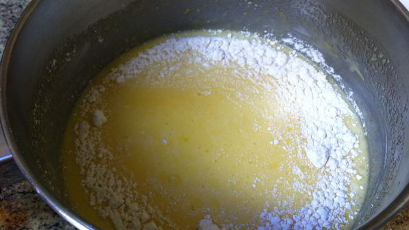 ватрушки из слоеного теста с заварным кремом