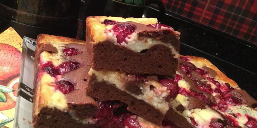 Рецепт брауни-чизкейка с вишней