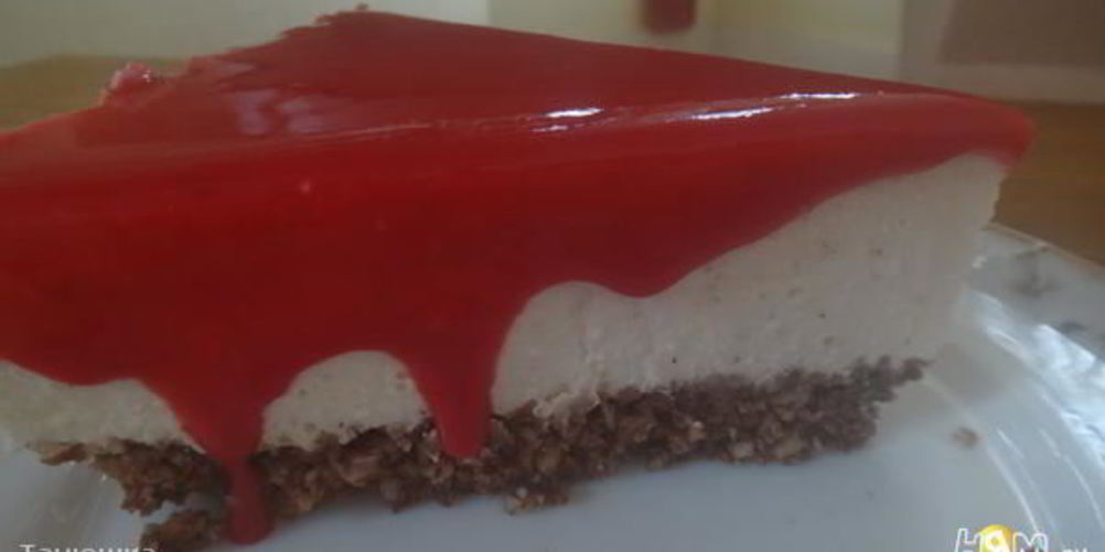 Рецепт чизкейка с миндального основого и малиновыма топпингома