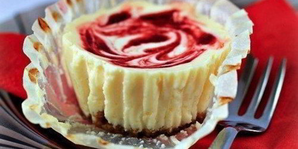 Рецепт капкейков — чизкейков с клубникой