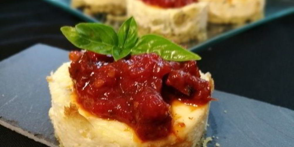 Рецепт мини-чизкейков с томатным мармеладом