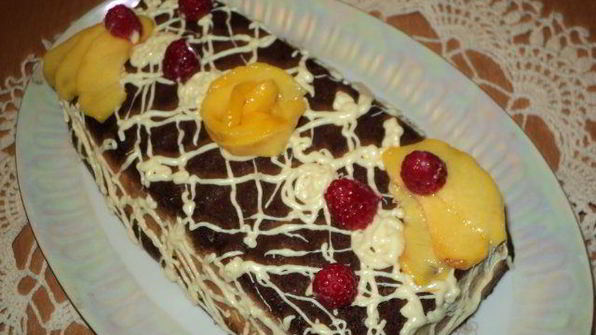 мраморный чизкейк с малиной и персиками