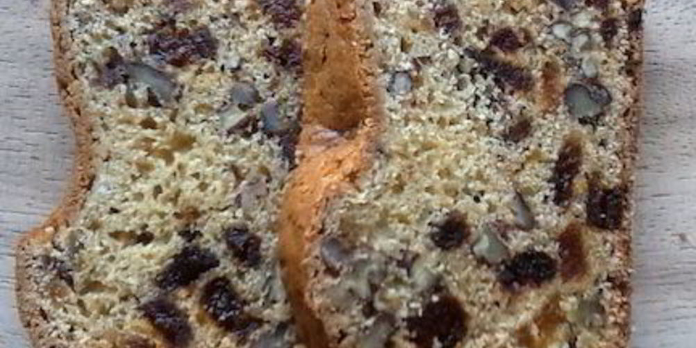 Рецепт кекса с орехами и курагой