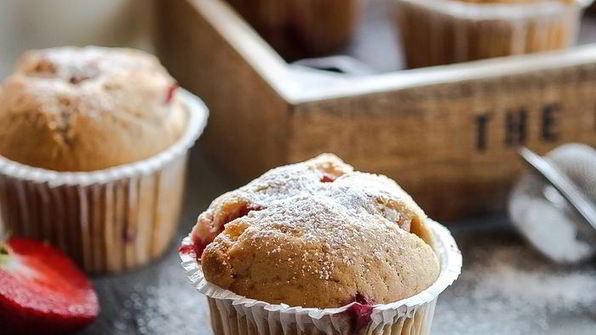 кексы с клубникой и белым шоколадом