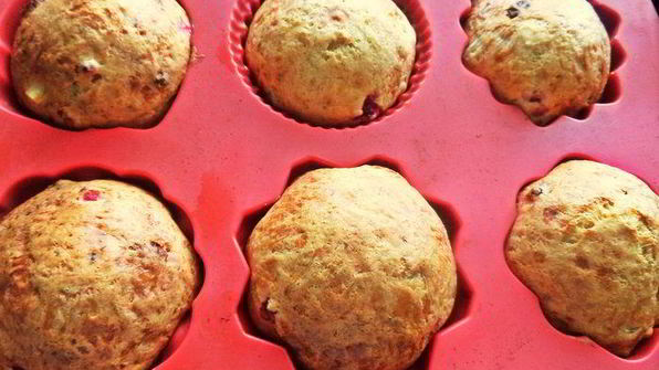 кексы с ягодами и грушей на творожном тесте