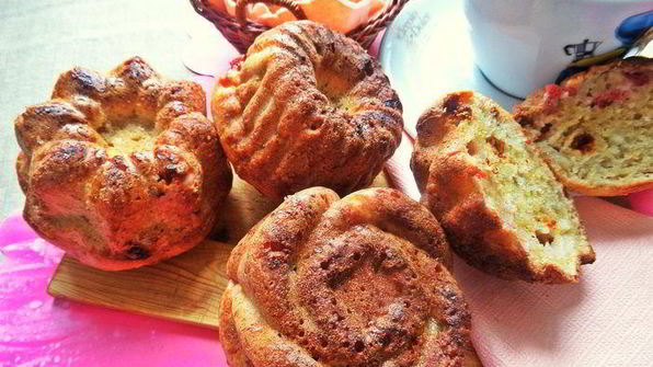 кексы с ягодами и грушей на творожном тесте