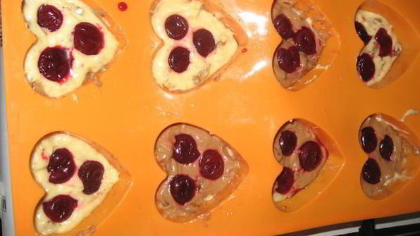 воздушные кексы с вишней и маскарпоне