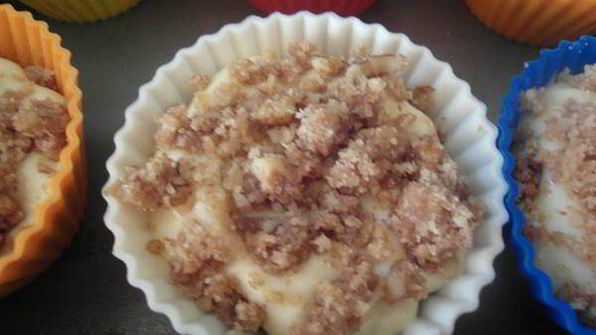 яблочные кексы с хрустящим ореховым топпингом