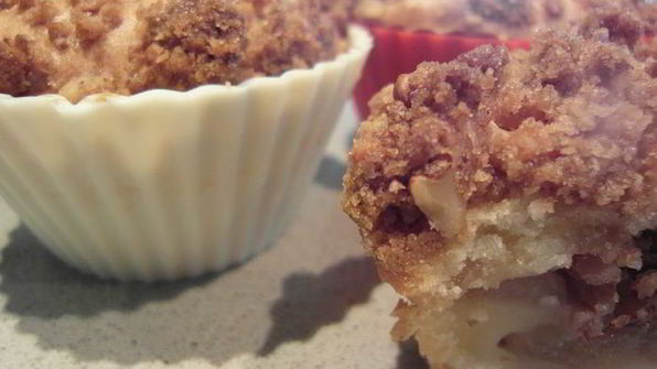 яблочные кексы с хрустящим ореховым топпингом