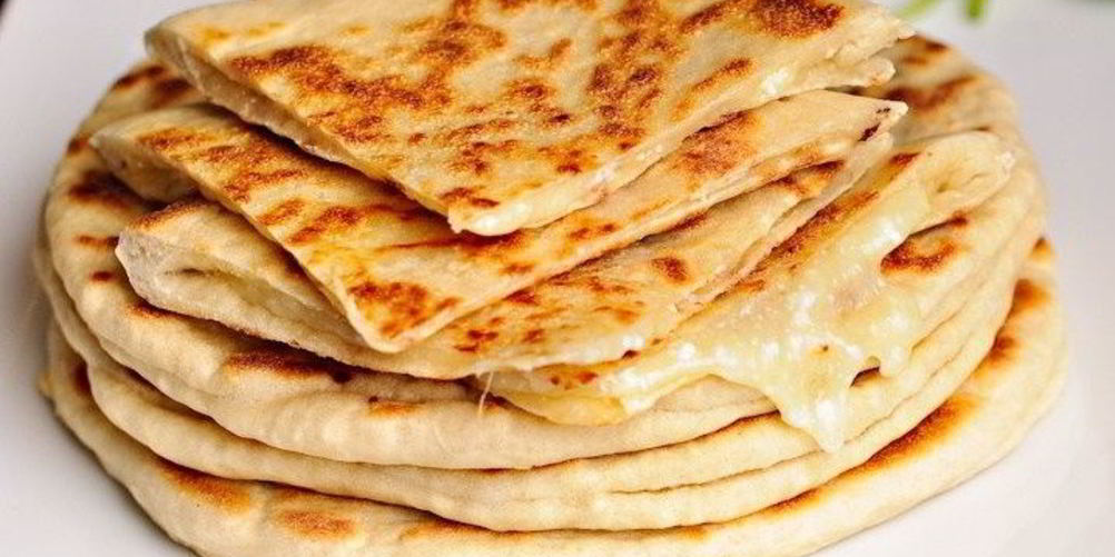 Рецепт хачапури с сыром и вареным яйцом