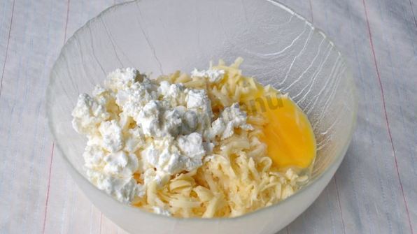 хачапури с творогом и сыром на сковороде