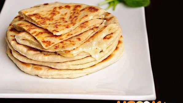 хачапури с творогом и сыром