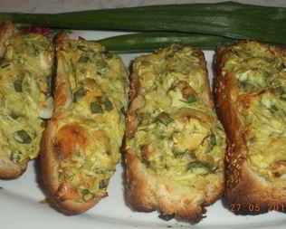 Багет с кабачково-сырной начинкой