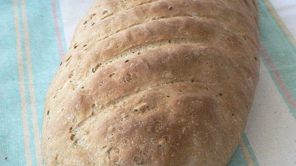 батон с льняными семенами на закваске